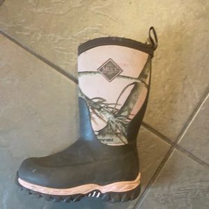 Toddler girls size 11 Muck boots
